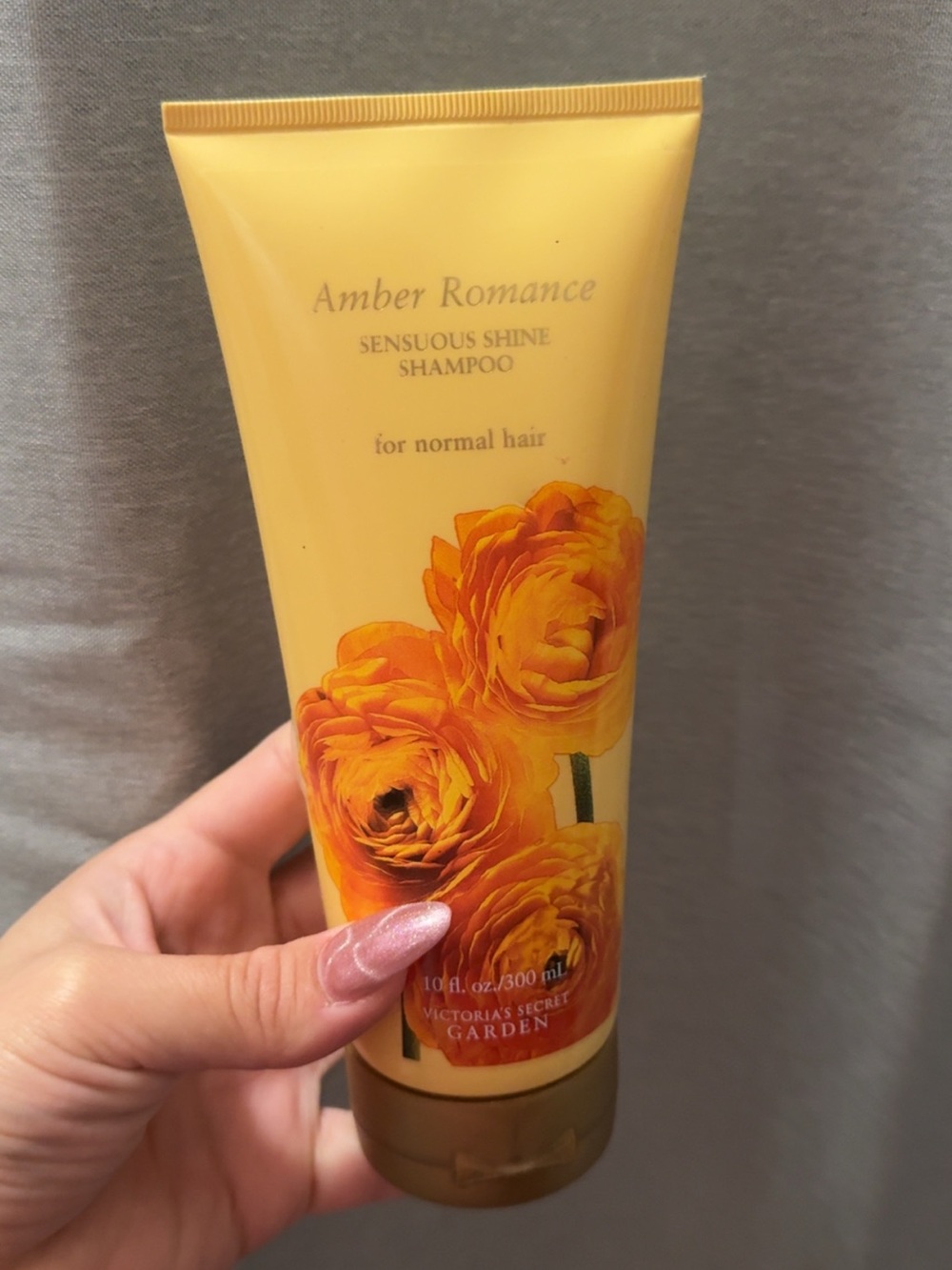 Victoria's Secret Amber Romance Floral Shampoo